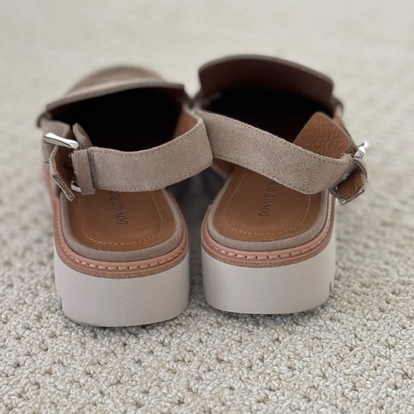 Donald Pliner Halie Suede Loafer Taupe Sz 9 - Picture 2 of 7